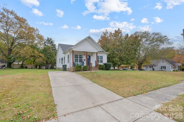 a front view of house with yard