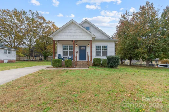 $330,000 | 705 West 2nd Avenue, Gastonia, NC 28052