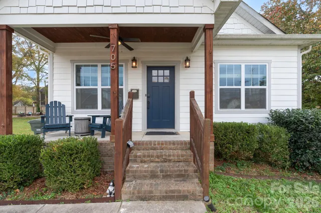 $329,000 | 705 West 2nd Avenue, Gastonia, NC 28052