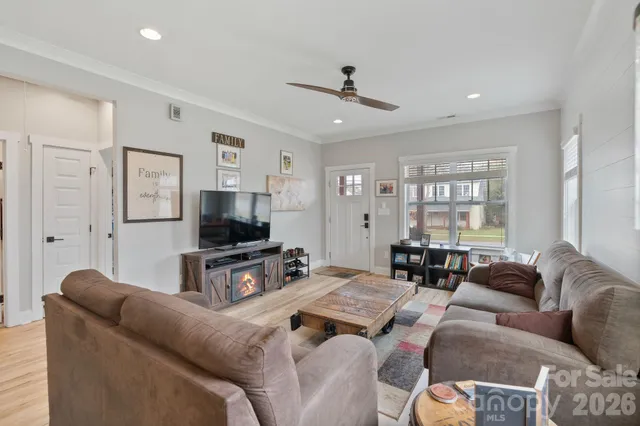 $329,000 | 705 West 2nd Avenue, Gastonia, NC 28052