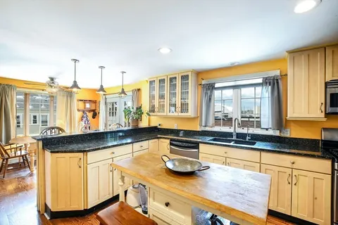$679,900 | 16 Middle Street, Fairhaven, MA 02719