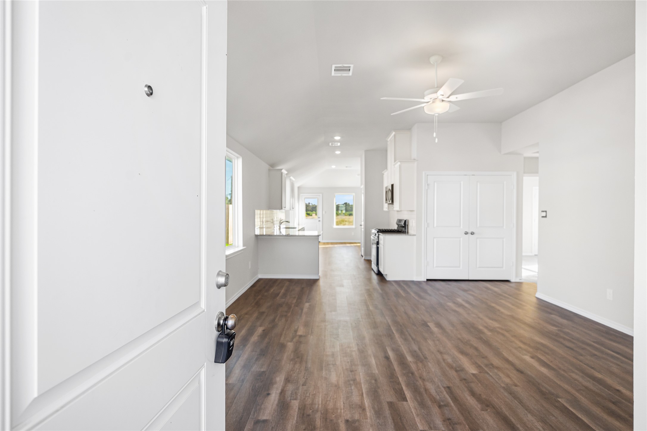 25786 John Wayne Court Splendora, TX 77372 - Photo 4 of 22