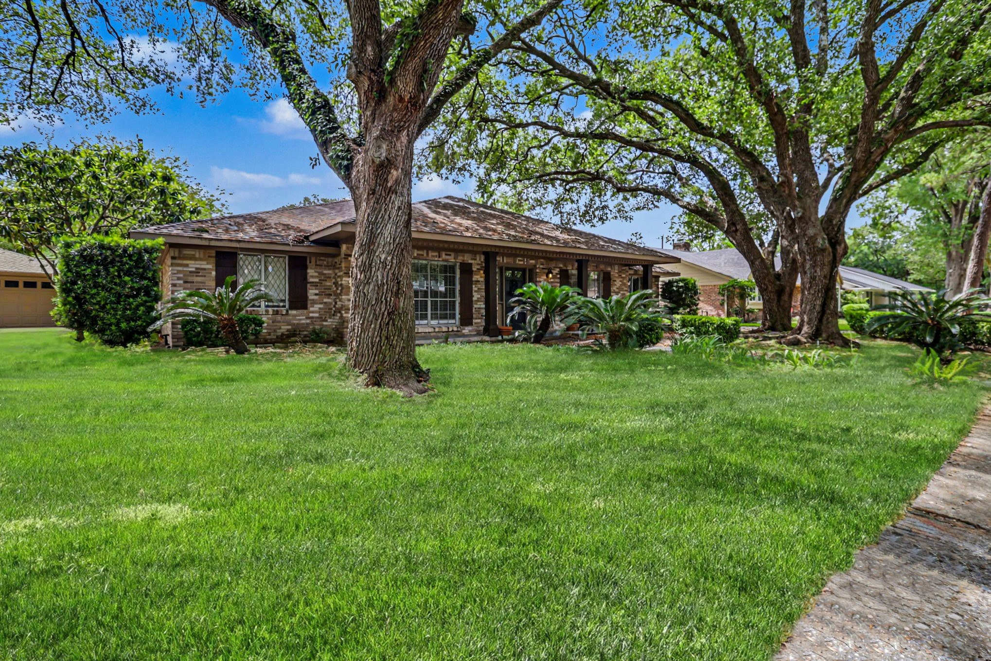 5251 Birdwood Road Houston, TX 77096 - Photo 32 of 35