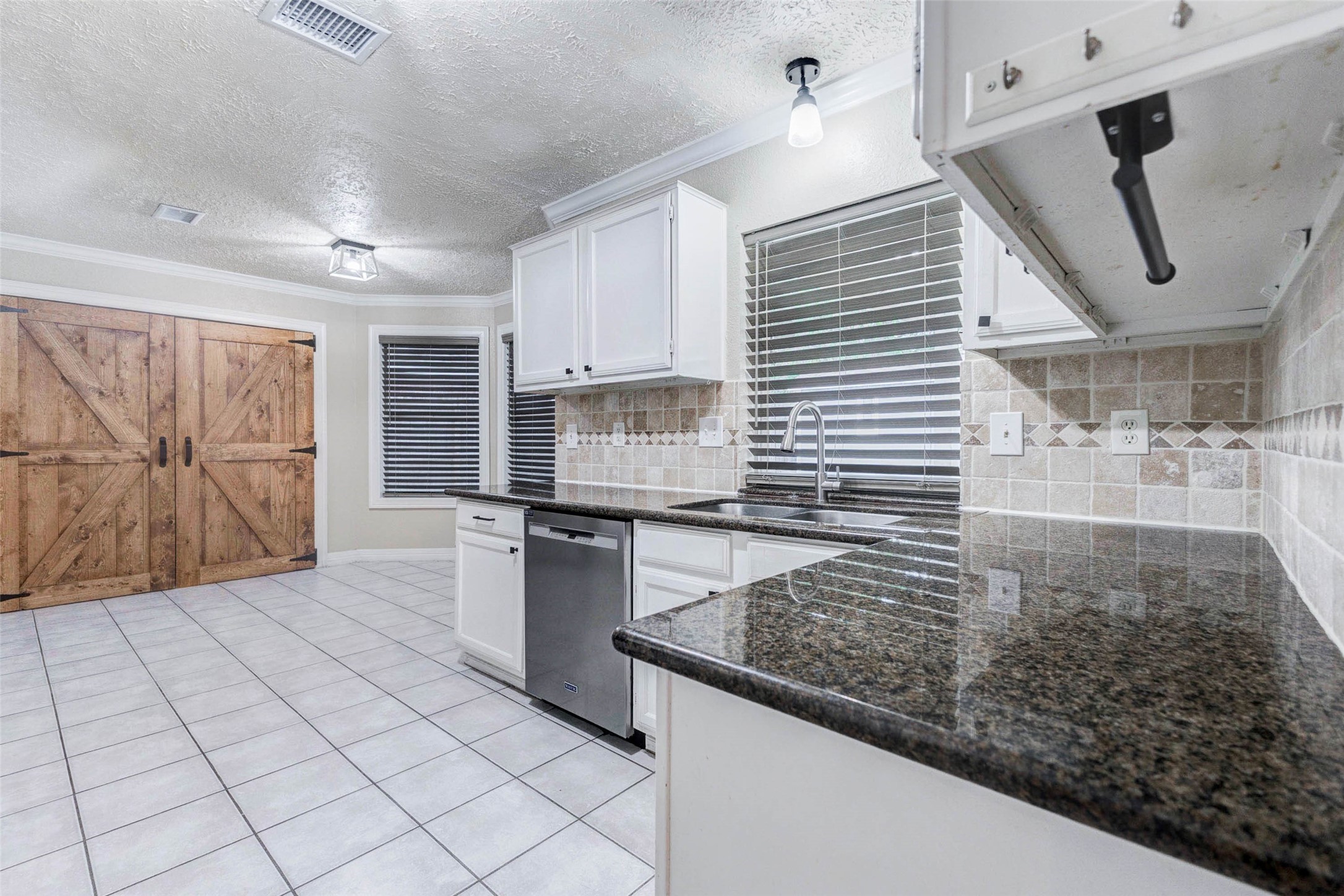 13614 Sablegrove Lane Houston, TX 77014 - Photo 4 of 22