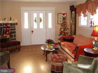 422 Kenmore Road Havertown, PA 19083 - Photo 2 of 5 Gallery Image 2
