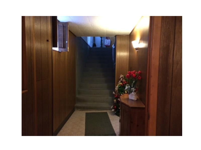 351 Elliotsville Road Farmington, PA 15437 - Photo 5 of 7 Entry/Foyer. Entry to lower level family room-xtra wide to easy access
