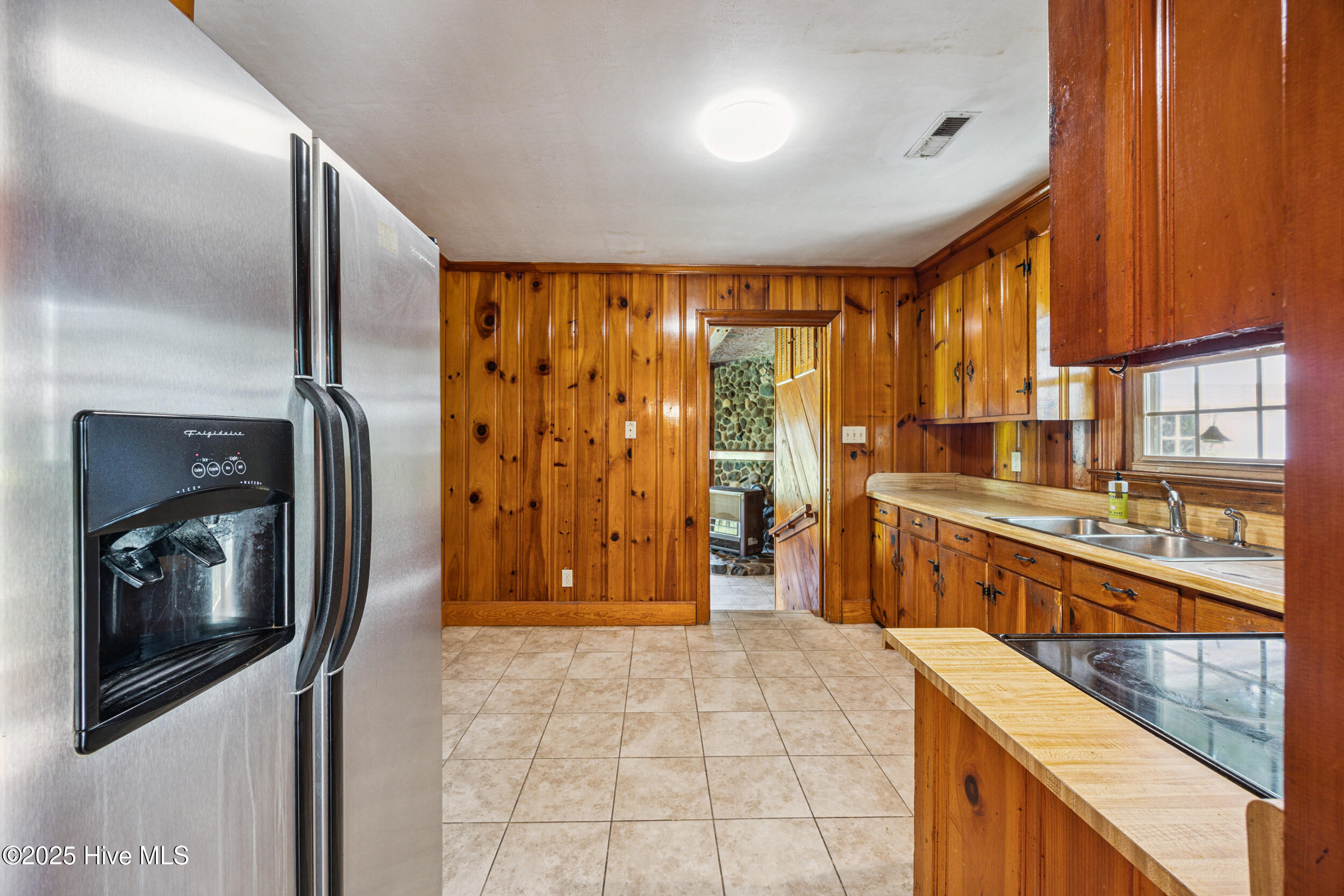 119 Emperor Landing Road Edenton, NC 27932 - Photo 9 of 37 Vintage kitchen with tile floors