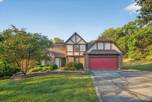 $415,000 | 6 Huntleigh Woods, Barnhart, MO 63012