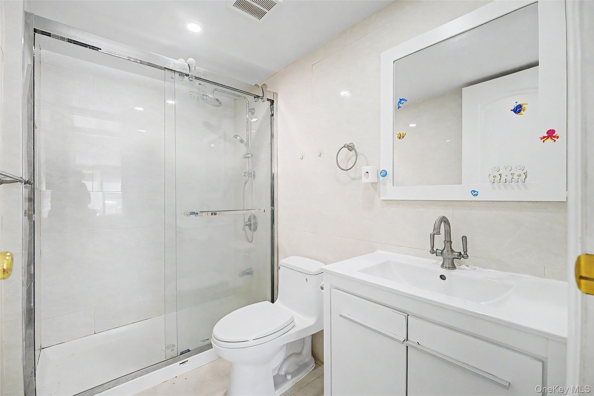 15 Hillvale Road Syosset, NY 11791 - Photo 12 of 18
