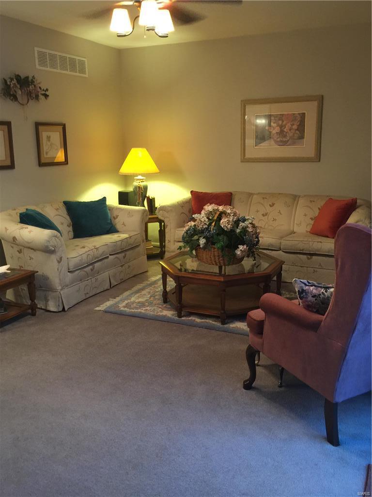 640 Painted Vista Drive Ballwin, MO 63021 - Photo 4 of 36