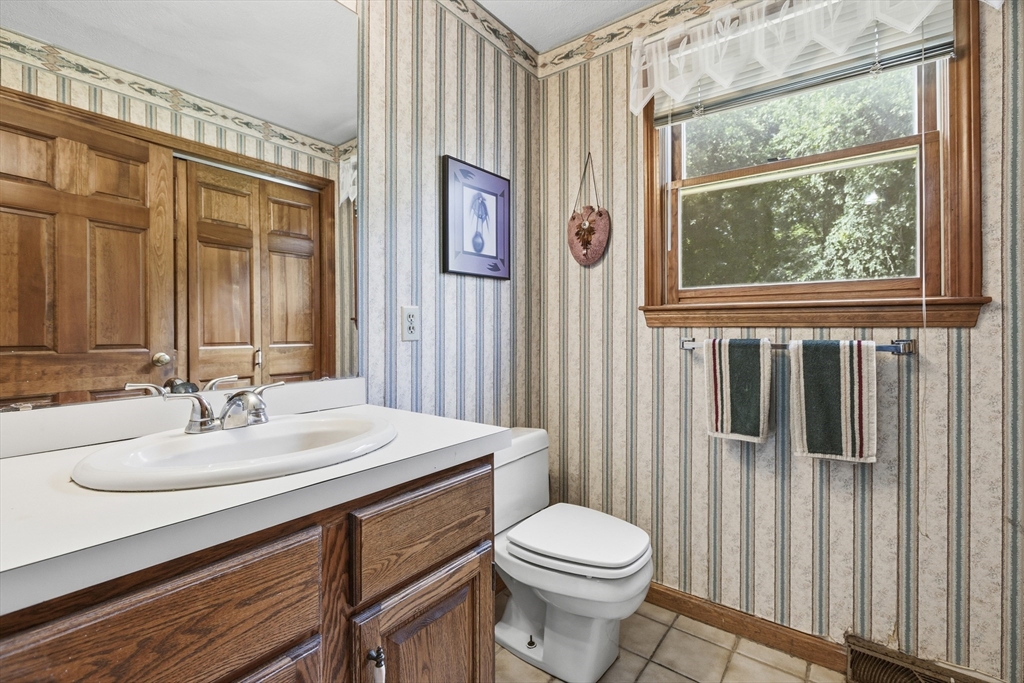 4 Oneida Place Hudson, MA 01749 - Photo 23 of 42