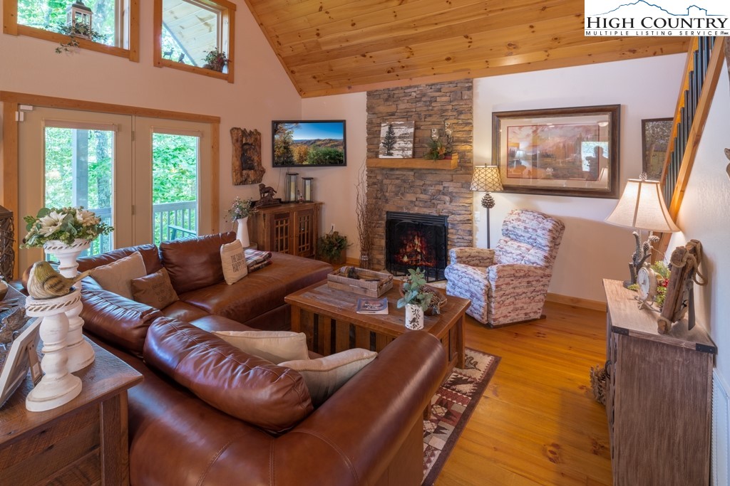 60 Cabin Ridge Lane Banner Elk, NC 28604 - Photo 4 of 36