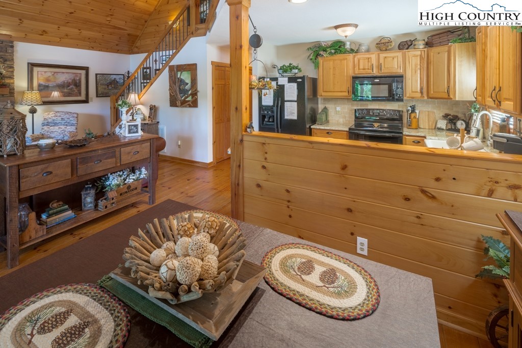 60 Cabin Ridge Lane Banner Elk, NC 28604 - Photo 8 of 36