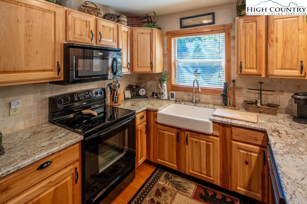 60 Cabin Ridge Lane Banner Elk, NC 28604 - Photo 10 of 36