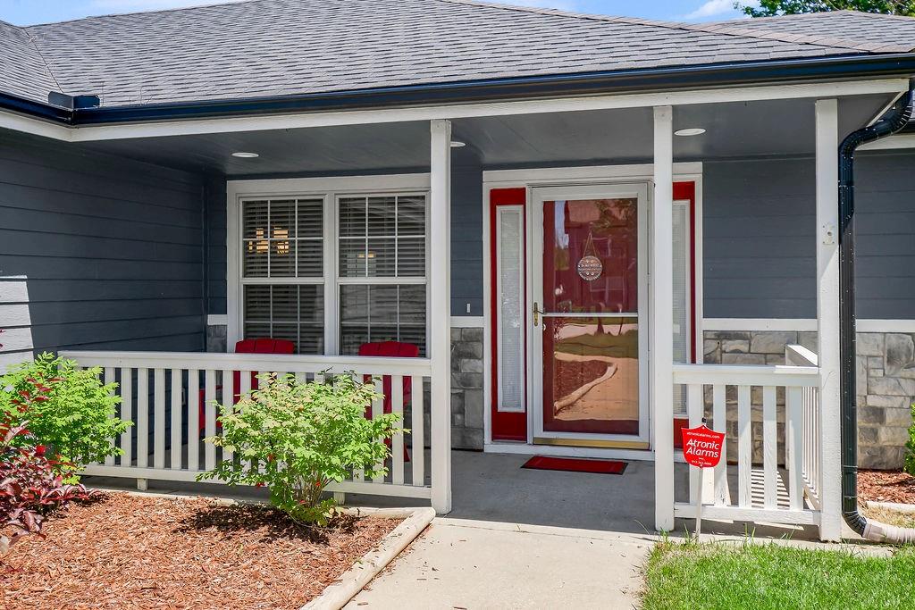 16705 Freeman Drive Basehor, KS 66007 - Photo 2 of 30