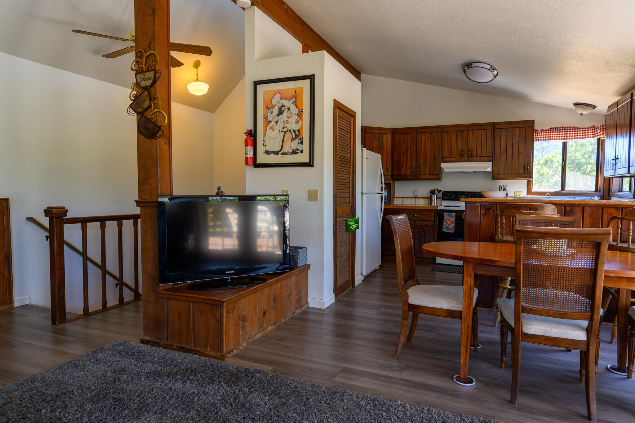 5870 Browns Mountain Road Lewiston, CA 96052 - Photo 26 of 45 TV viewing