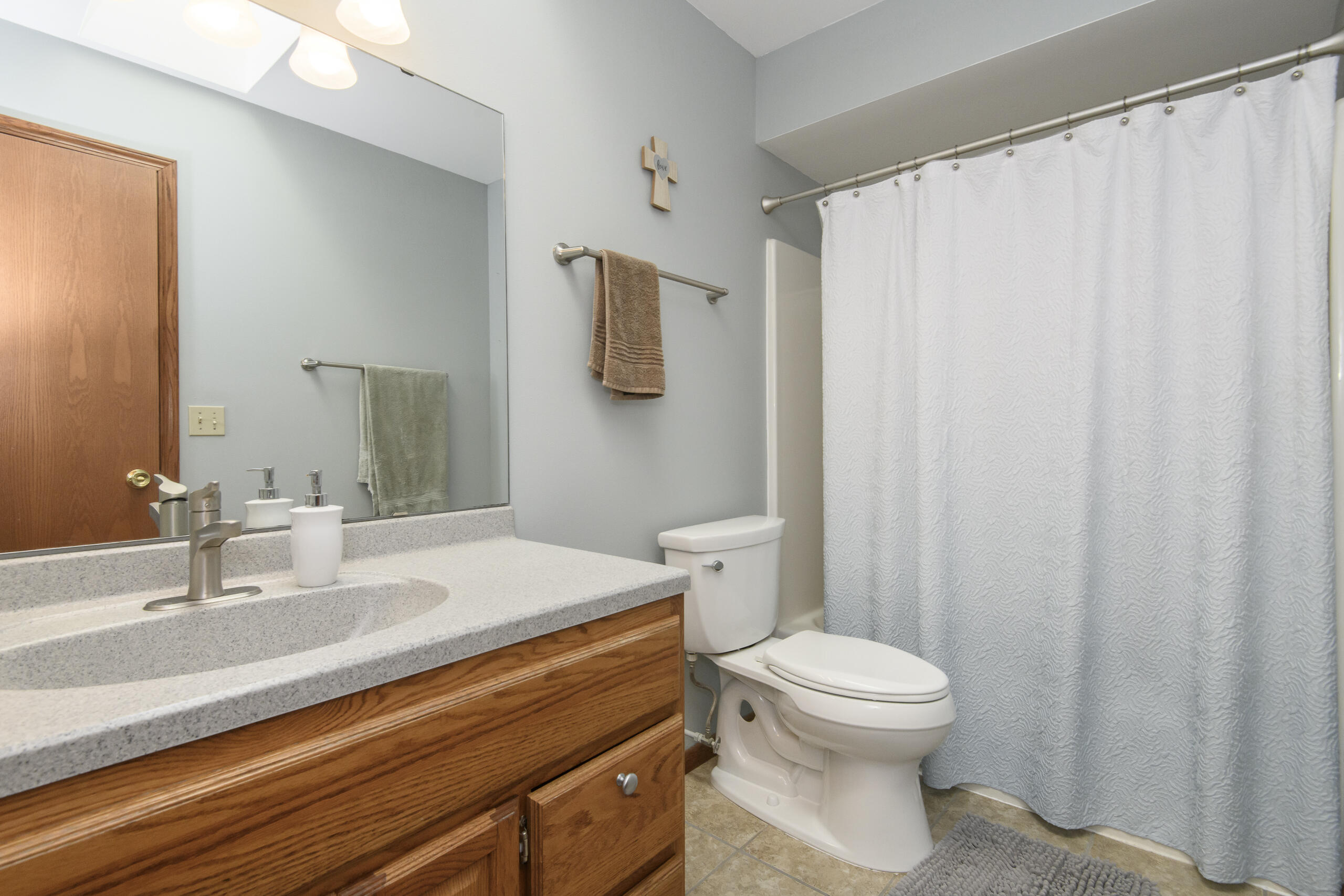 68 East Prospect Street Hartford, WI 53027 - Photo 20 of 46 Main Bath