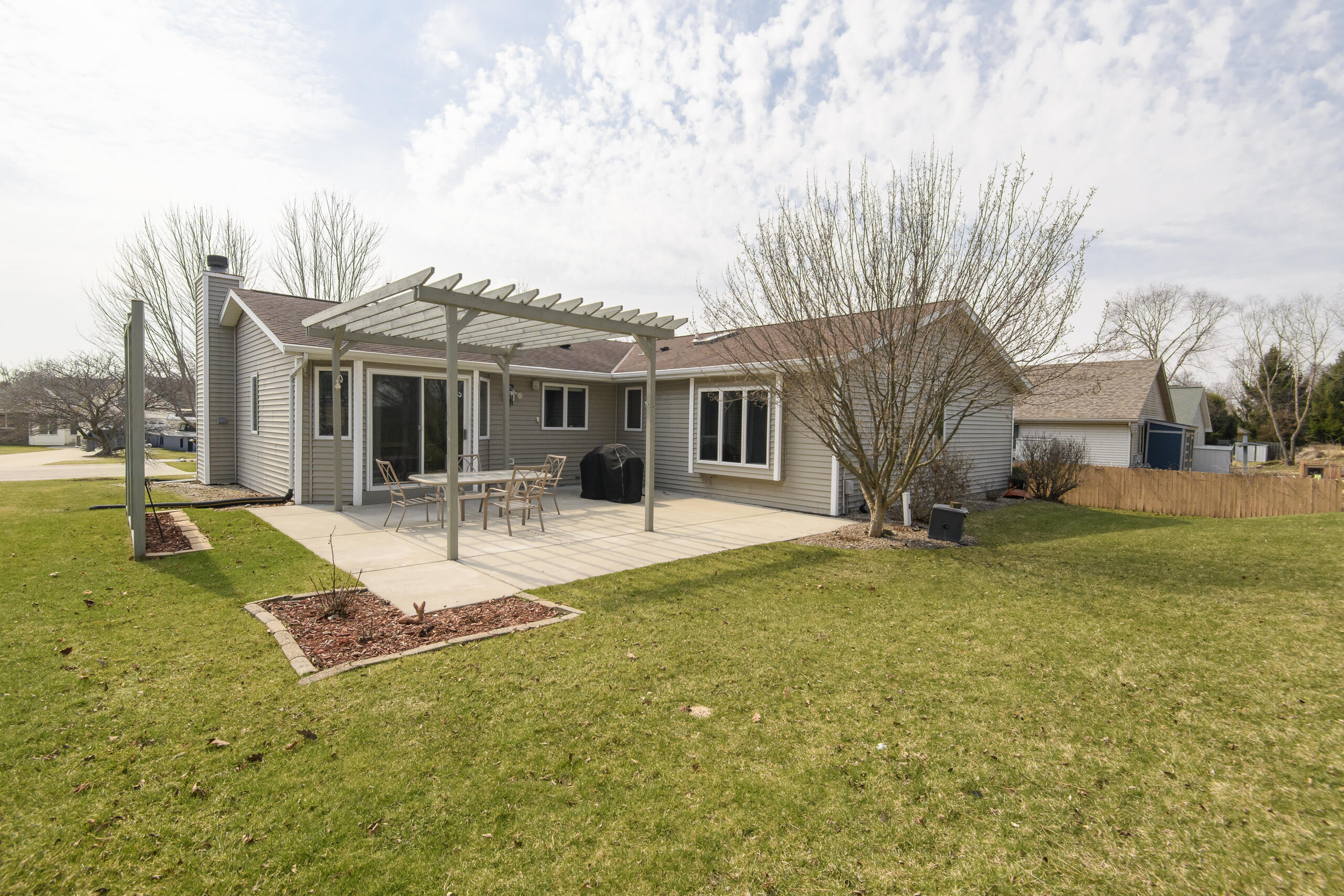 68 East Prospect Street Hartford, WI 53027 - Photo 35 of 46 Back