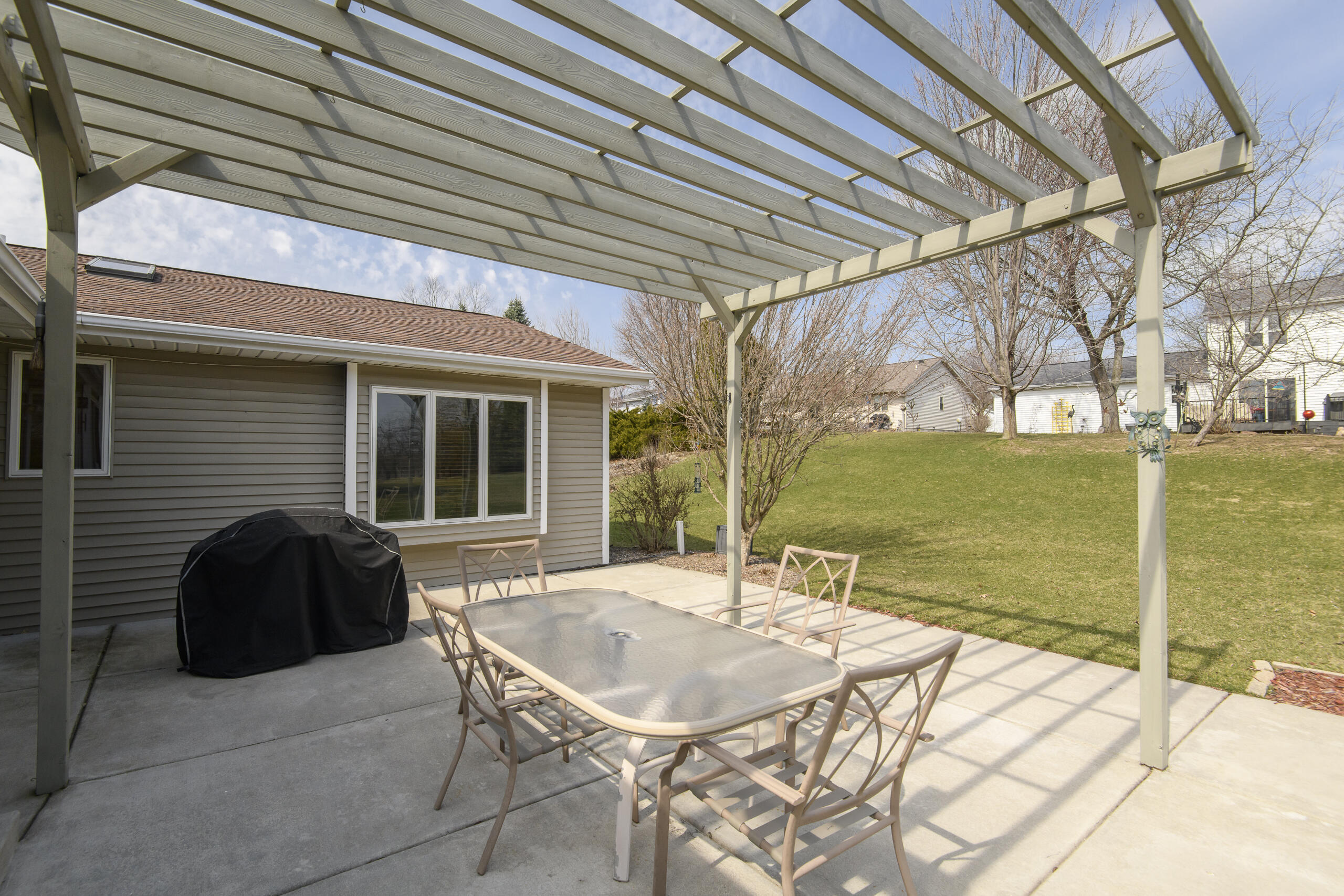 68 East Prospect Street Hartford, WI 53027 - Photo 38 of 46 Patio