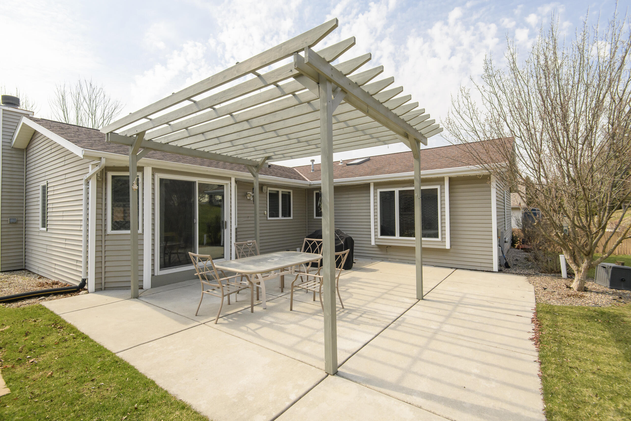 68 East Prospect Street Hartford, WI 53027 - Photo 4 of 46 Patio