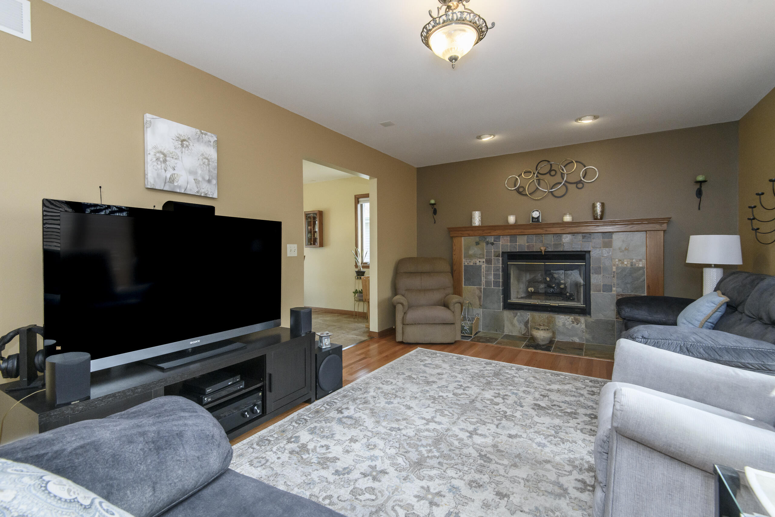 68 East Prospect Street Hartford, WI 53027 - Photo 6 of 46 Living