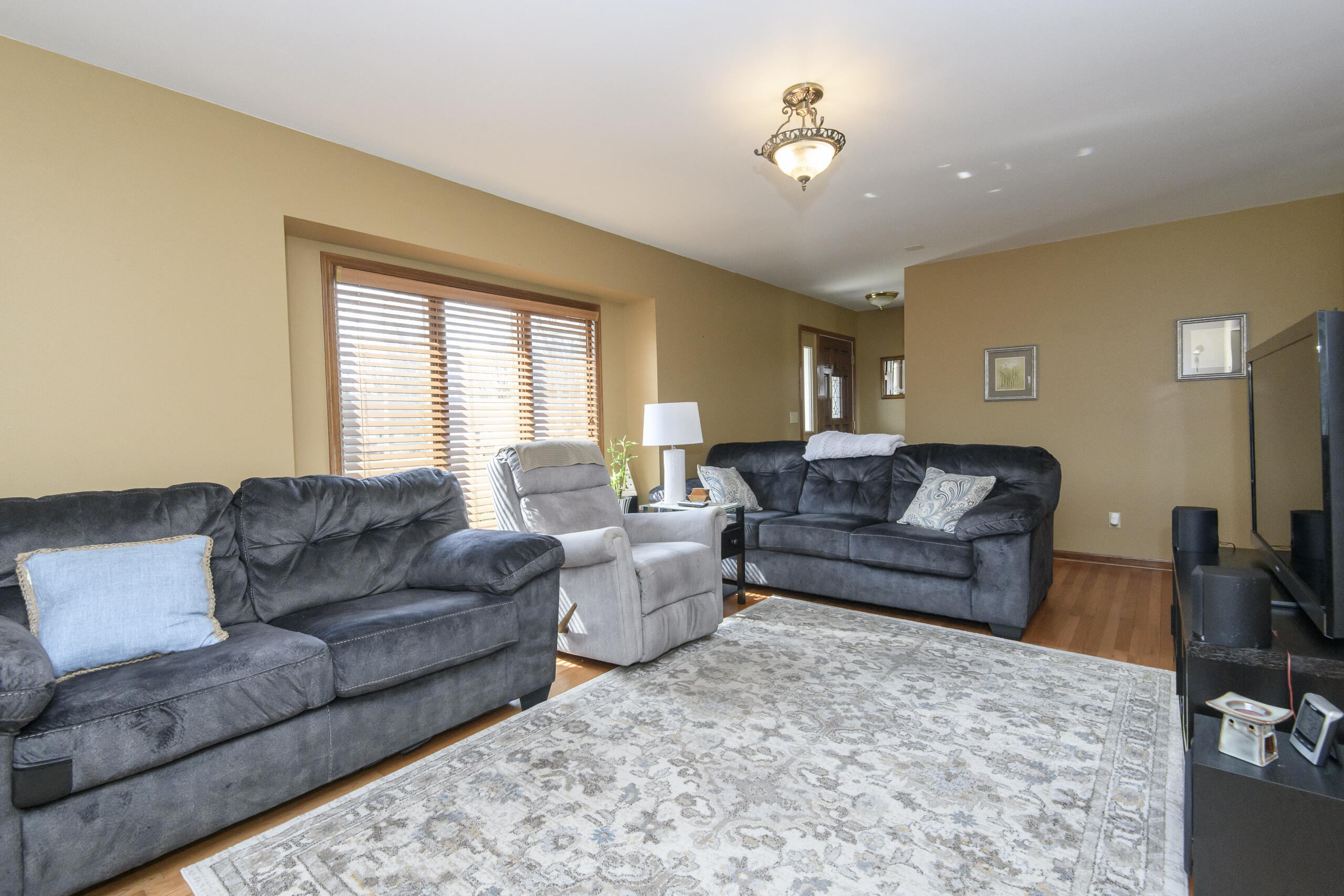 68 East Prospect Street Hartford, WI 53027 - Photo 8 of 46 Living