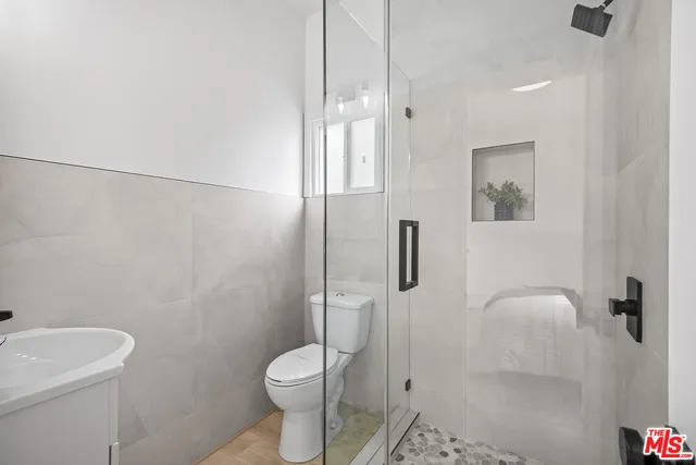 $5,200 | 3628 East 1st Street, Long Beach, CA 90803