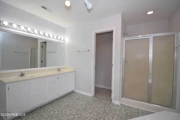 $1,250 | 116 Breezewood Drive, Unit G, Greenville, NC 27858