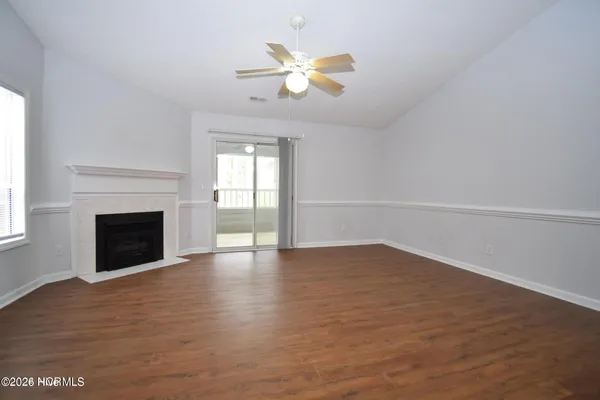 $1,250 | 116 Breezewood Drive, Unit G, Greenville, NC 27858