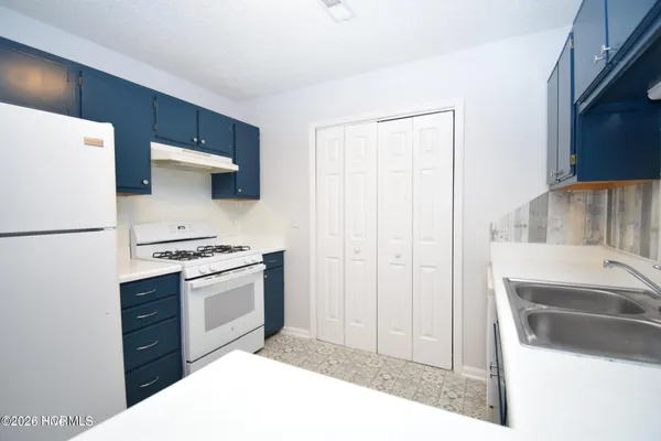 $1,250 | 116 Breezewood Drive, Unit G, Greenville, NC 27858