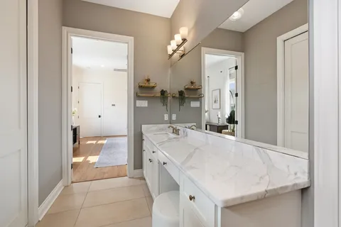 $835,000 | 2210 Chantilly Lane, Houston, TX 77018