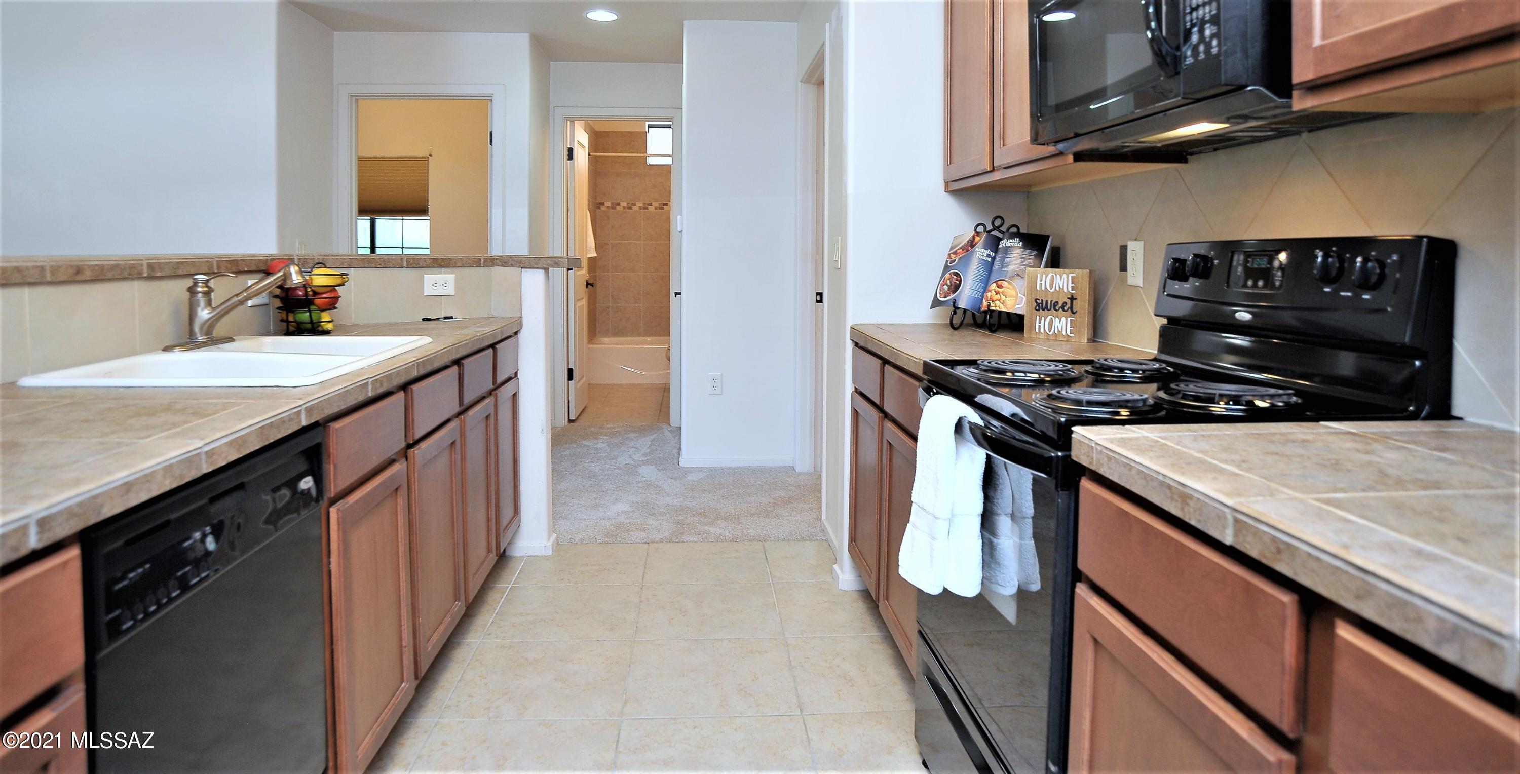 2024 East River Road, Unit 100 Tucson, AZ 85718 - Photo 10 of 31 Gallery Image 10