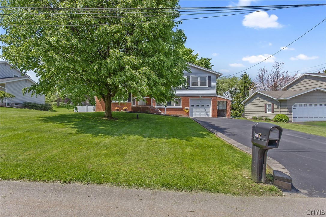 7 Devon Place Camillus, NY 13031 - Photo 2 of 43