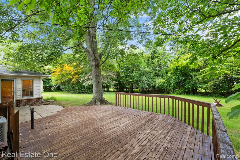 28257 New Castle Road Farmington Hills, MI 48331 - Photo 30 of 32