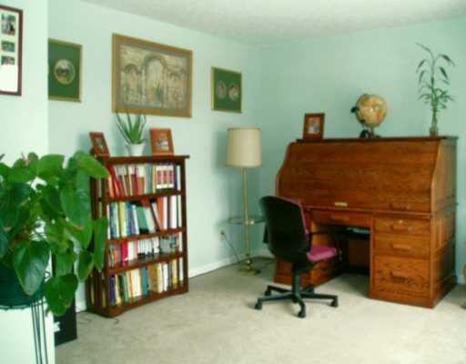 112 Oakland Heights Road Monaca, PA 15061 - Photo 4 of 8 Gallery Image 4