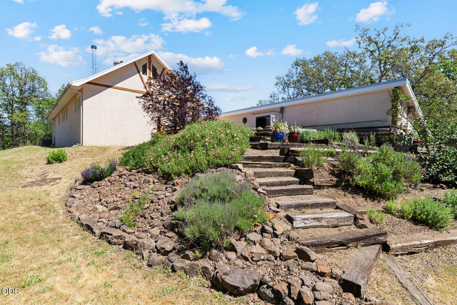 1800 South Obenchain Road Eagle Point, OR 97524 - Photo 16 of 64