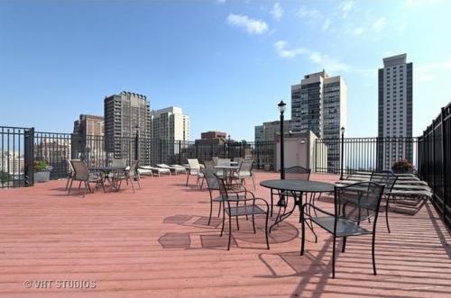 450 West Briar Place, Unit 7L Chicago, IL 60657 - Photo 13 of 17
