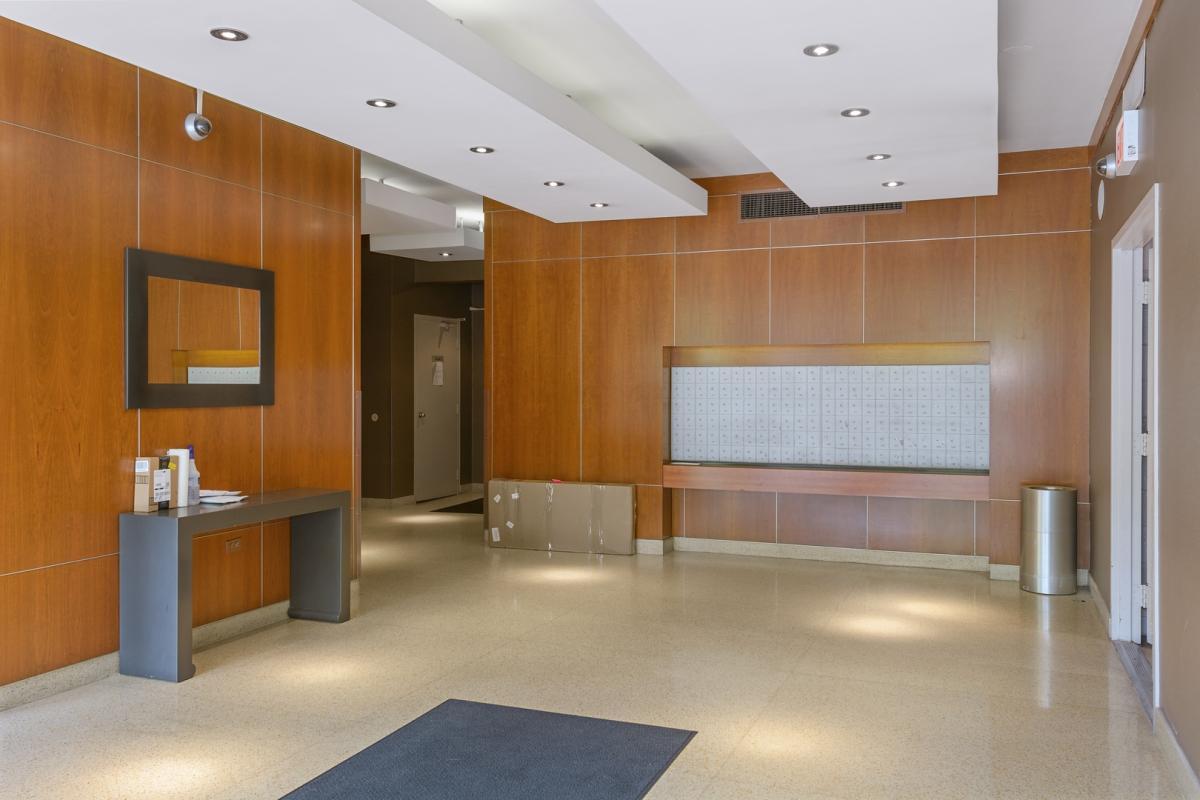 450 West Briar Place, Unit 7L Chicago, IL 60657 - Photo 15 of 17