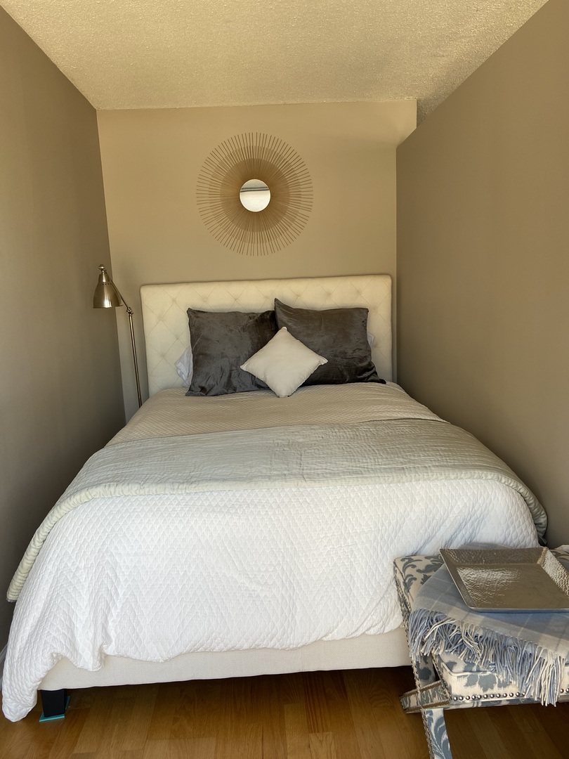 450 West Briar Place, Unit 7L Chicago, IL 60657 - Photo 9 of 17