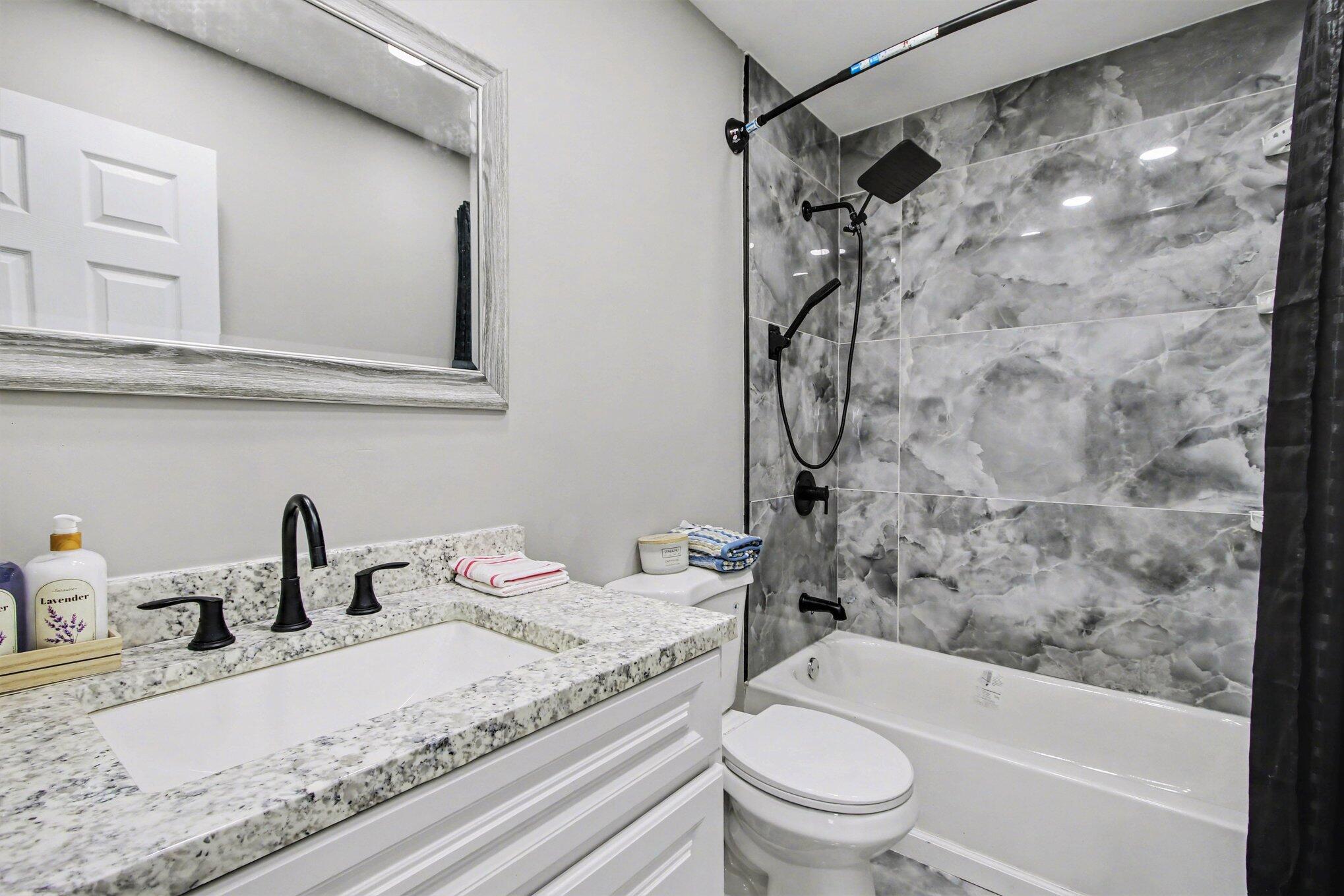 5043 Carolina Street Gary, IN 46409 - Photo 8 of 19 2038x1359