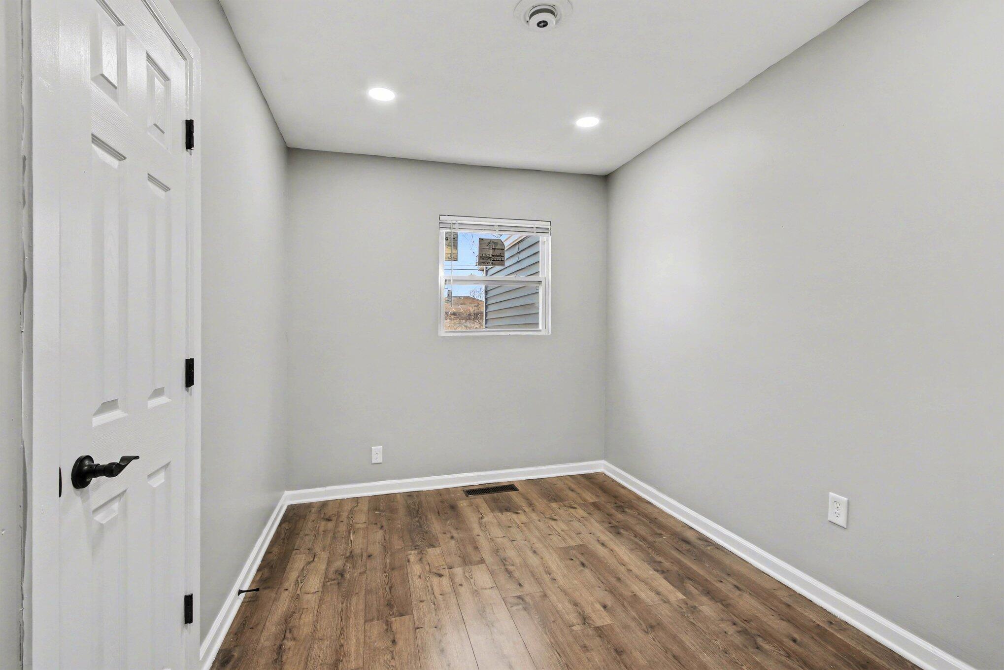 5043 Carolina Street Gary, IN 46409 - Photo 10 of 19 2038x1359