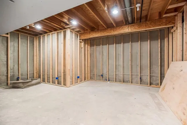 $550,000 | 1904 Northeast 104th Terrace, Kansas City, MO 64155