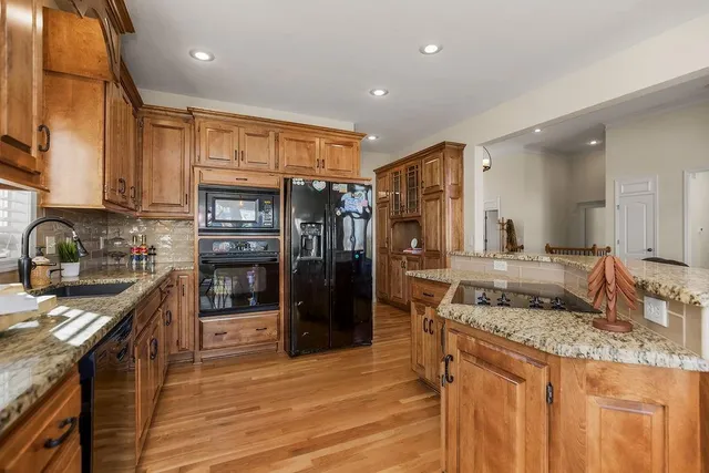 $550,000 | 1904 Northeast 104th Terrace, Kansas City, MO 64155