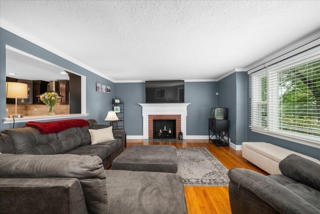 89 Weymouth Street Springfield, MA 01108 - Photo 13 of 28