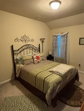 a view of entryway with livingroom