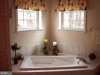28 Red Oak Drive Lititz, PA 17543 - Photo 4 of 7