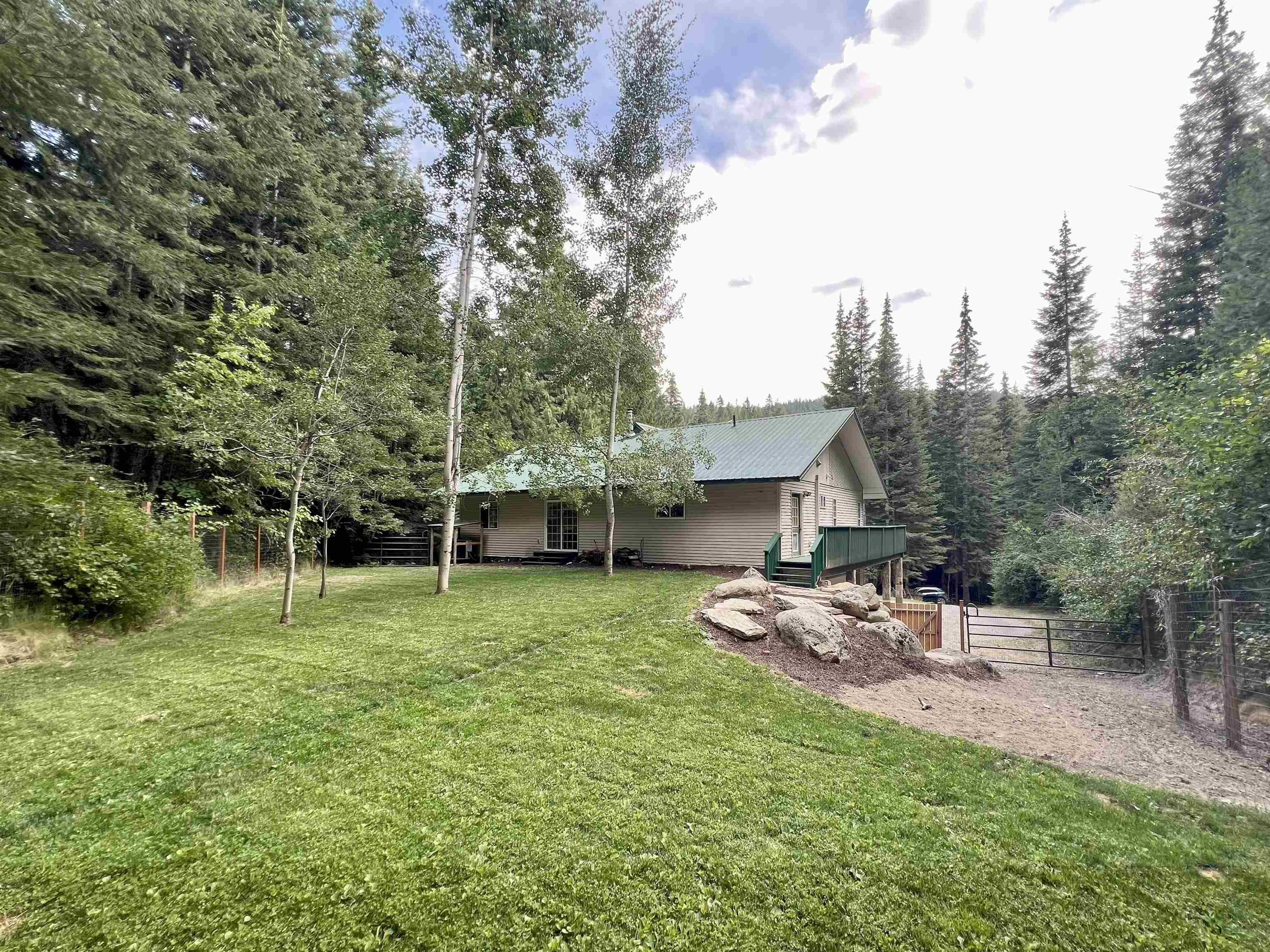 16205 East Bowman Road Chattaroy, WA 99003 - Photo 18 of 24