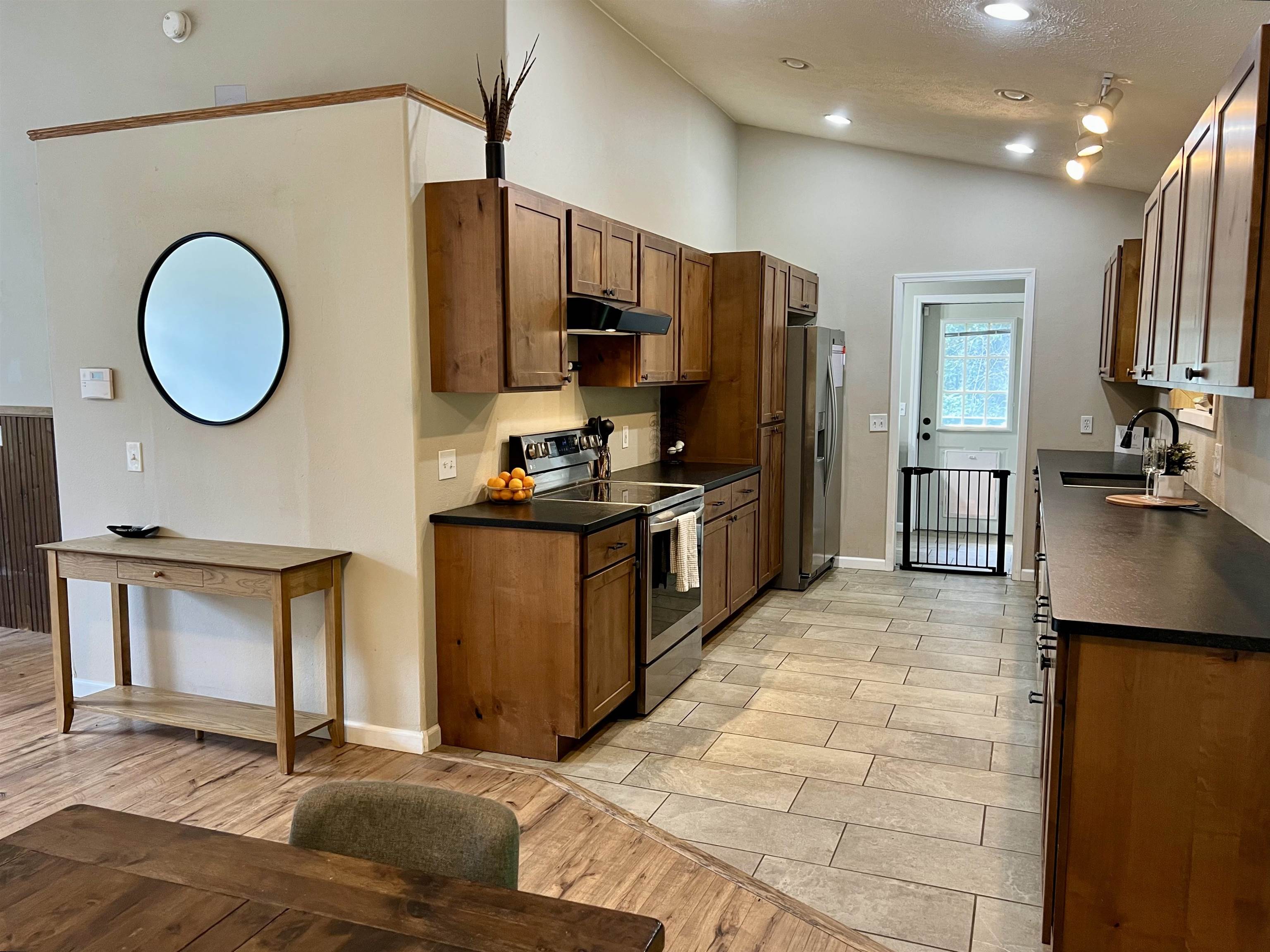 16205 East Bowman Road Chattaroy, WA 99003 - Photo 3 of 24