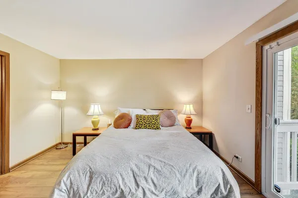$2,100 | 120 East Winchester Road, Unit D, Libertyville, IL 60048