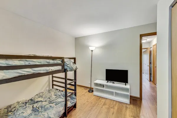 $2,100 | 120 East Winchester Road, Unit D, Libertyville, IL 60048